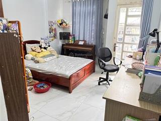 Quận 11 giáp quận 5 gần chợ rẫy, đh y dược  52m2 ô tô đỗ cách nhà 20m.