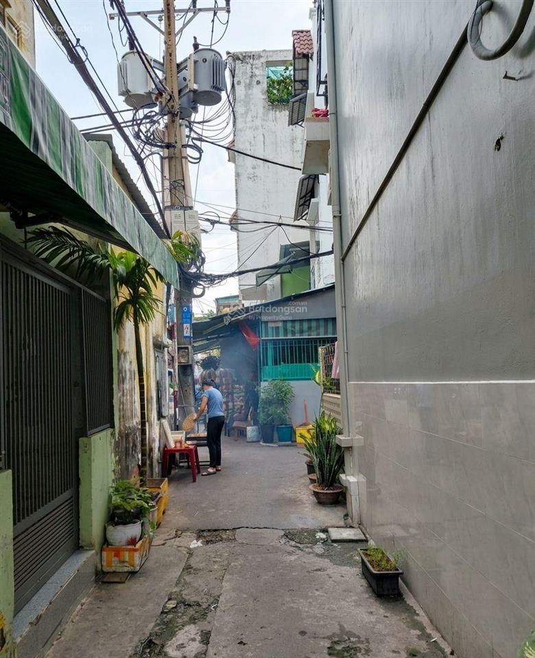 4 tầng đúc  hẻm ô tô thông  sát q11  chỉ 4.6 tỷ tìm đâu ra?