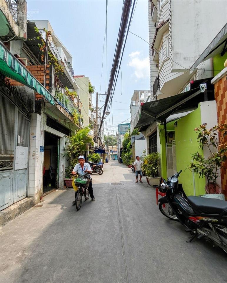 4 tầng đúc  hẻm ô tô thông  sát q11  chỉ 4.6 tỷ tìm đâu ra?