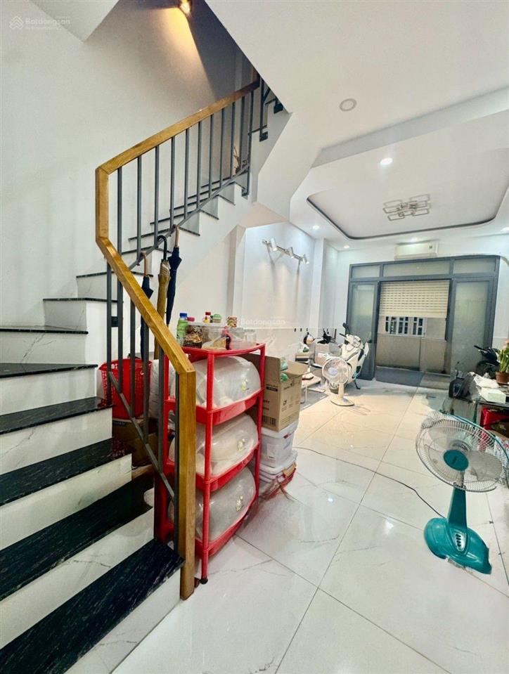 Hẻm 6m thông  sát chợ tân hương  nhà đẹp 2 tầng 33m giá chỉ 4.9 tỷ tl