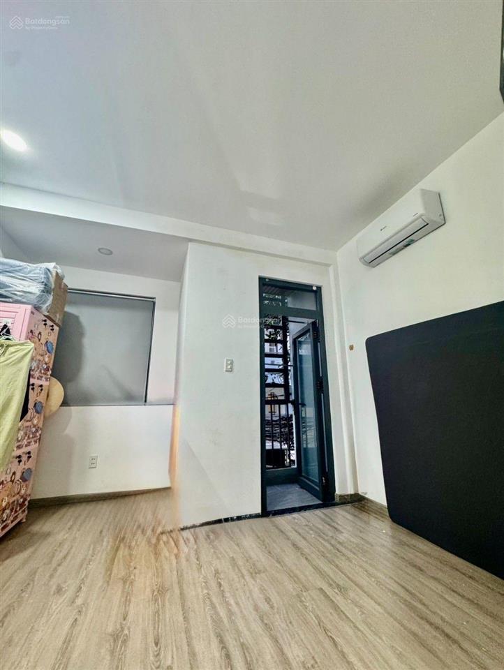 Hẻm 6m thông  sát chợ tân hương  nhà đẹp 2 tầng 33m giá chỉ 4.9 tỷ tl