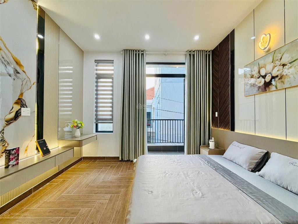 Bán gấp nhà hậu giang, 52m2, 4 tầng 4pn 5wc, có sân thượng, gần chợ bình tây, hẻm trước nhà 5m