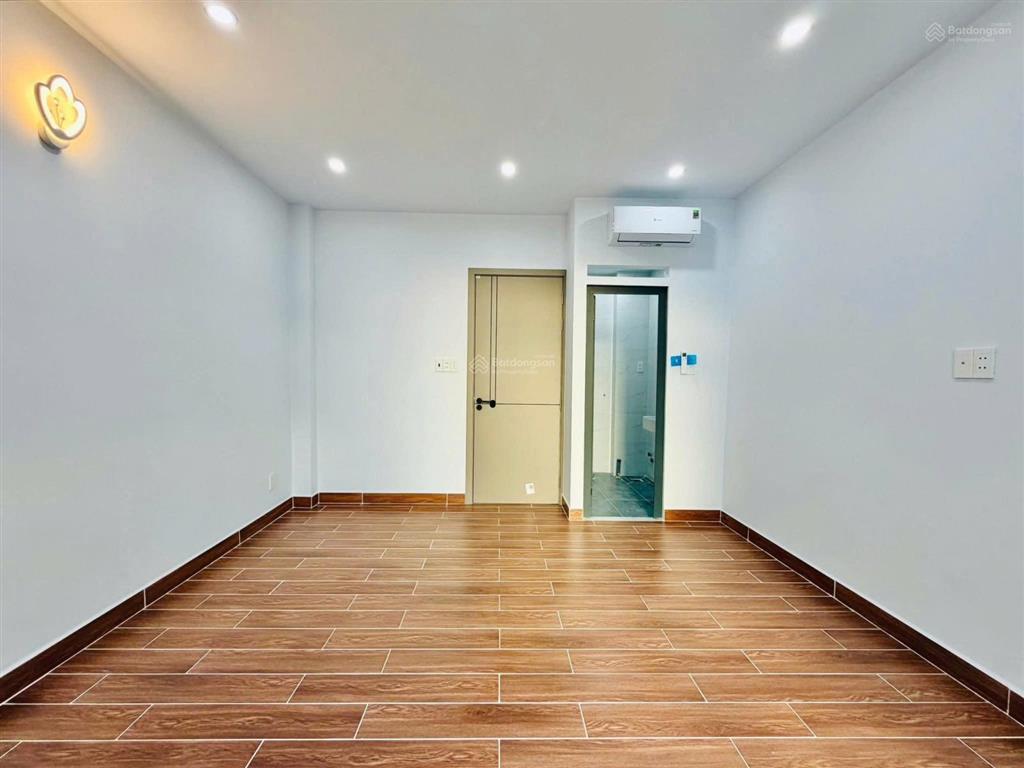 Bán gấp nhà hậu giang, 52m2, 4 tầng 4pn 5wc, có sân thượng, gần chợ bình tây, hẻm trước nhà 5m