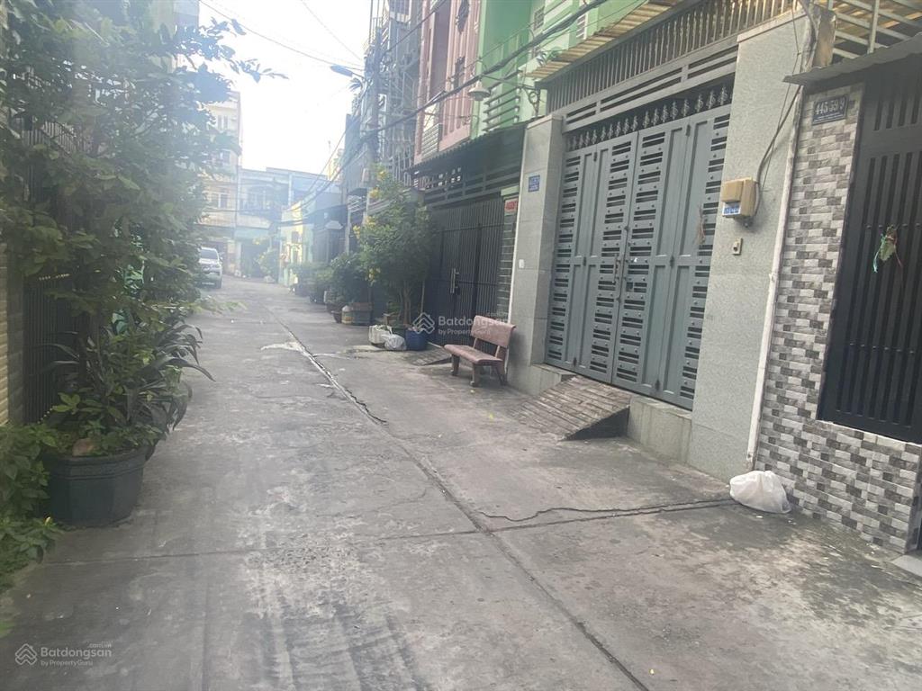 Bán gấp nhà hậu giang, 52m2, 4 tầng 4pn 5wc, có sân thượng, gần chợ bình tây, hẻm trước nhà 5m