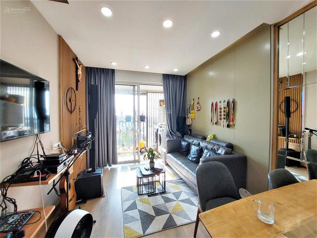 Cho thuê căn hộ 2pn + 2wc tại golden mansion, 17,5 triệu, 75m2