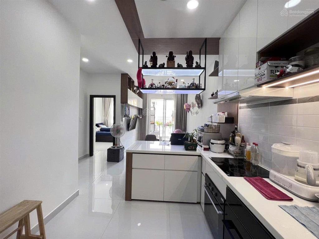 Cho thuê căn hộ 2pn, 1wc, 57m2, 14 triệu, tại the botanica, phổ quang.  0973 720 ***