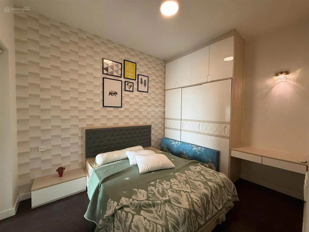 Cho thuê căn hộ 70m2, 2pn, 2wc tại cc golden mansion khu sân bay, giá 18 triệu,  0973 720 ***