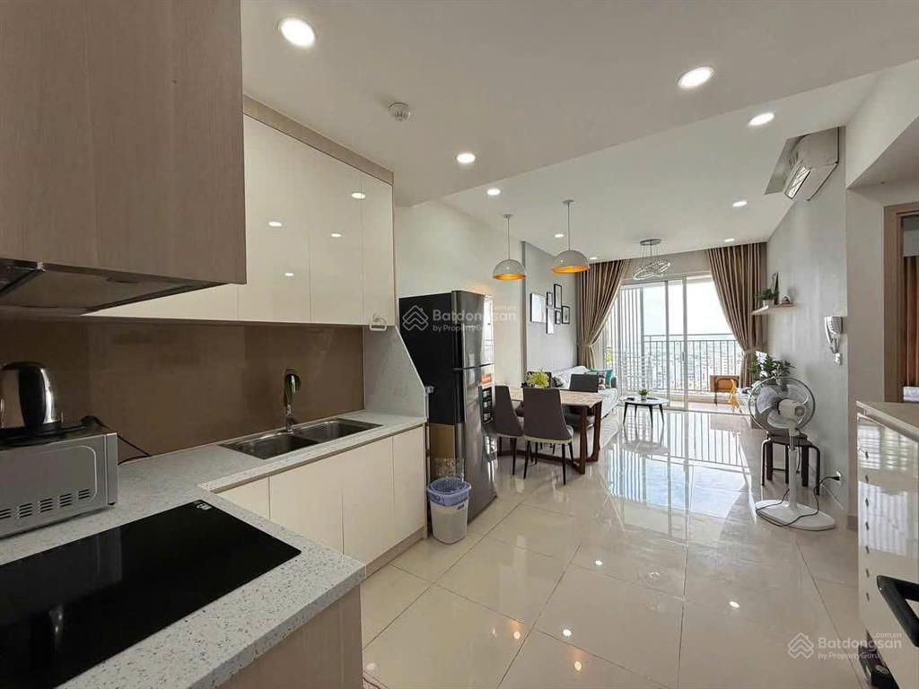 Cho thuê căn hộ 70m2, 2pn, 2wc tại cc golden mansion khu sân bay, giá 18 triệu,  0973 720 ***