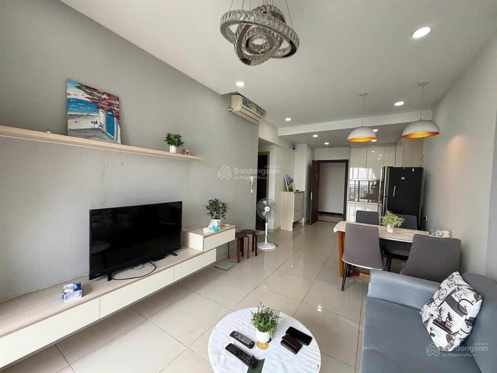 Cho thuê căn hộ 70m2, 2pn, 2wc tại cc golden mansion khu sân bay, giá 18 triệu,  0973 720 ***
