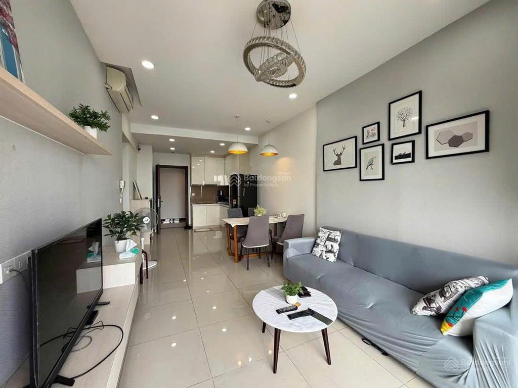 Cho thuê căn hộ 70m2, 2pn, 2wc tại cc golden mansion khu sân bay, giá 18 triệu,  0973 720 ***