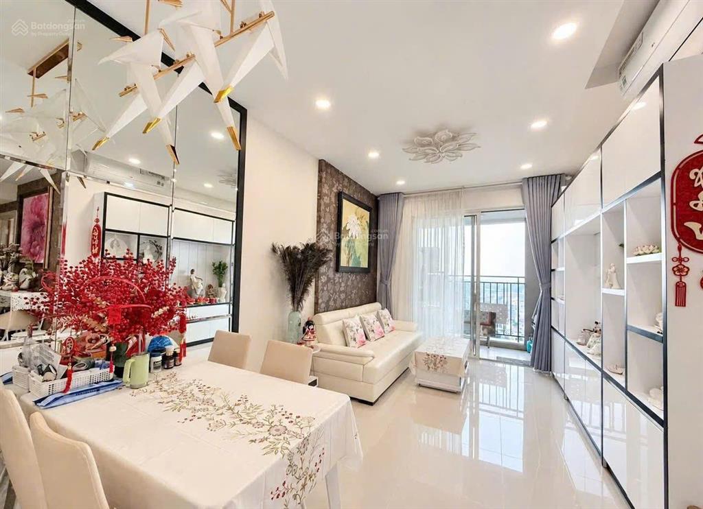 Cho thuê căn hộ đẹp mới y hình 100%, căn góc 75m2 2pn 2wc giá 19 triệu/tháng tại cc golden mansion