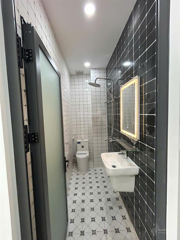 Bán nhà mới hoàn thiện thiết kế hiện đại 60m2