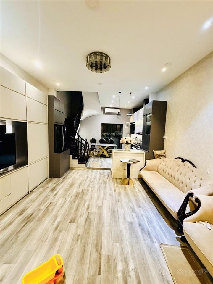 Các bác tài chính 20 tỷ tìm nhà phân lô trung kính  mạc thái tổ đâu ạ. rất tiếc nếu bỏ qua căn này