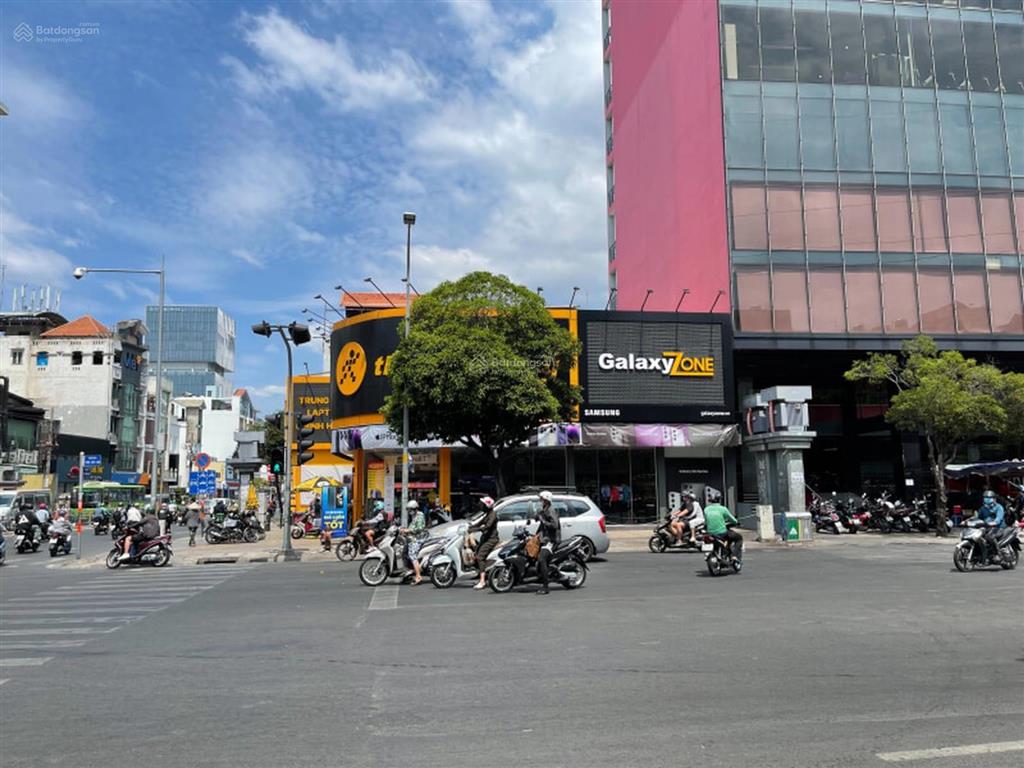 168m² ngang 8.7m  ngay đầu hẻm phan xích long  đất xây chdv