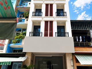 Bán chdv 18 phòng quận 1  7 tầng thang máy  doanh thu 1.2 tỷ/năm