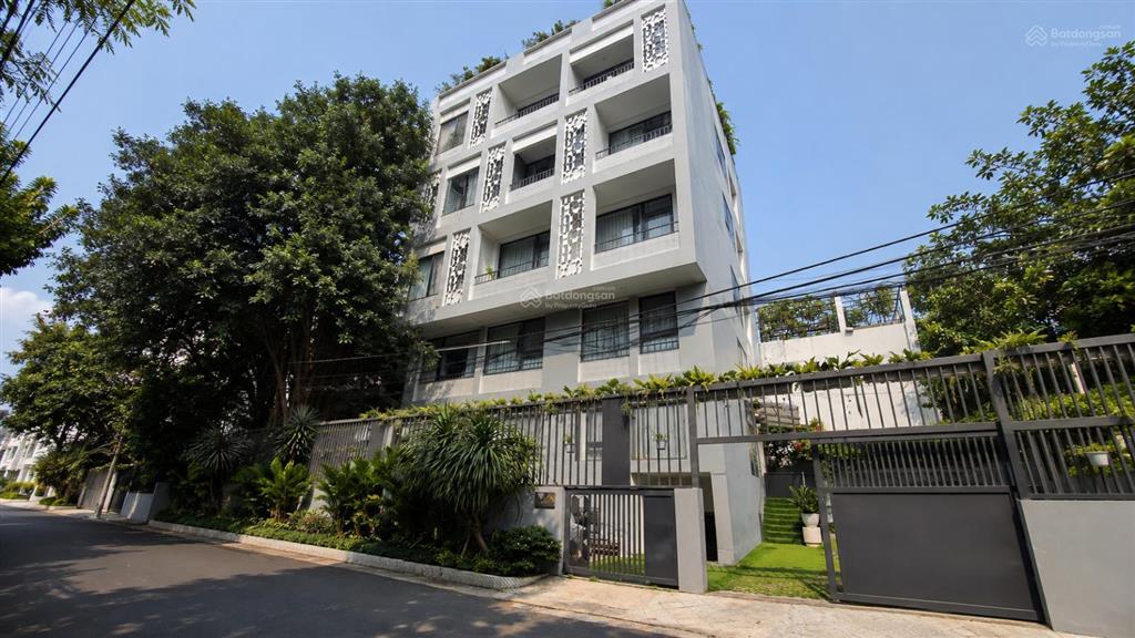 Bán chdv 12 phòng view sông thảo điền quận 2  ngang 19.5m  doanh thu 250tr/tháng