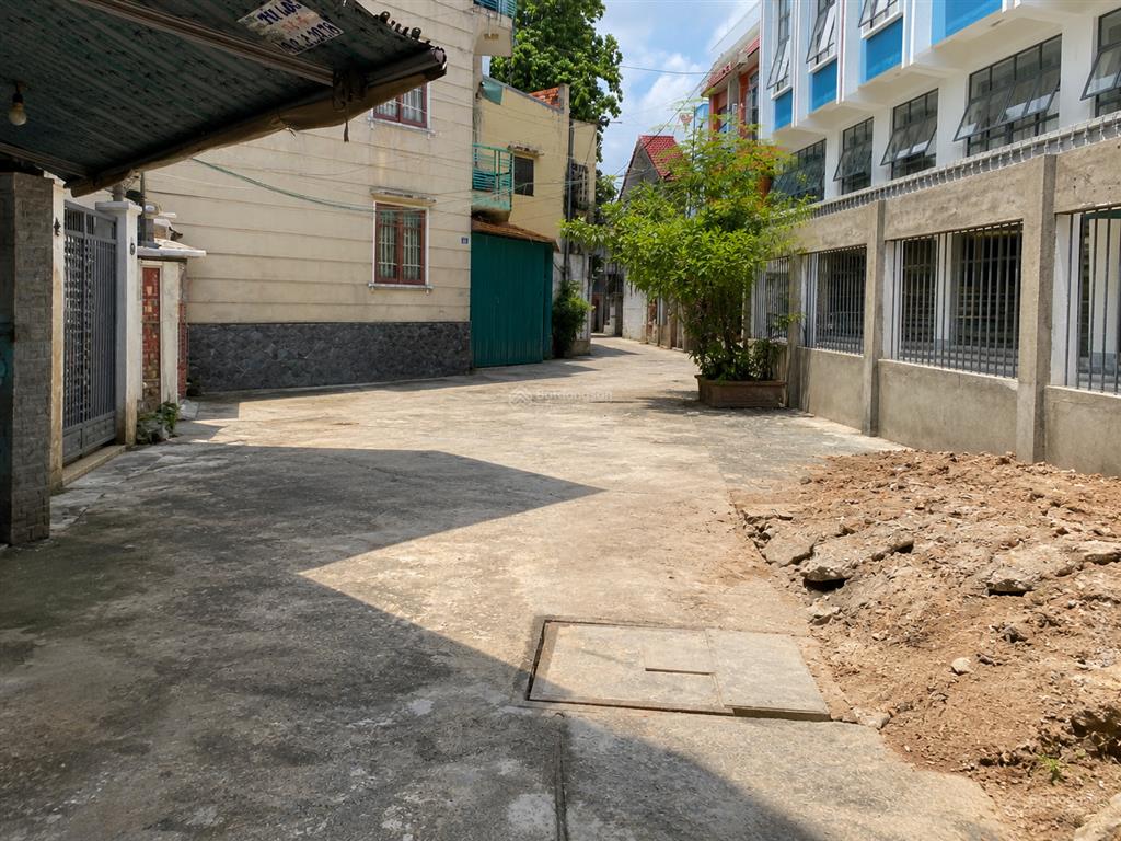 Nhà cũ ngang 18m phan đình phùng  phú nhuận  giá dưới 100tr/m²  phù hợp xây chdv