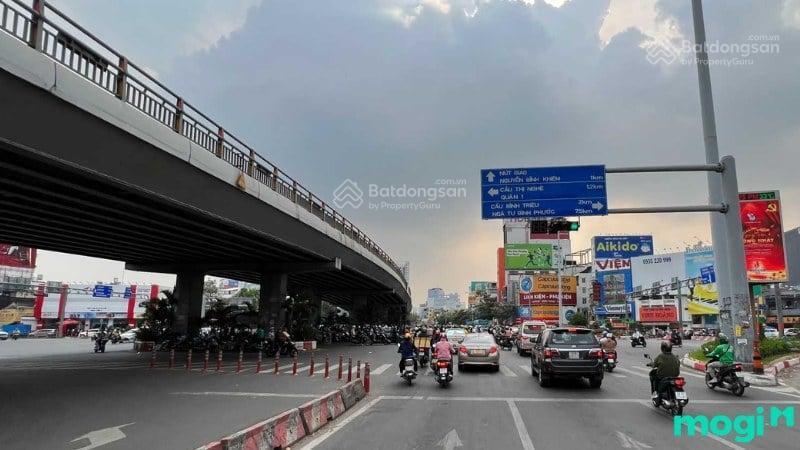 Tòa chdv 50 phòng ngang 10m  thang máy, pccc chuẩn  gần ngã tư hàng xanh