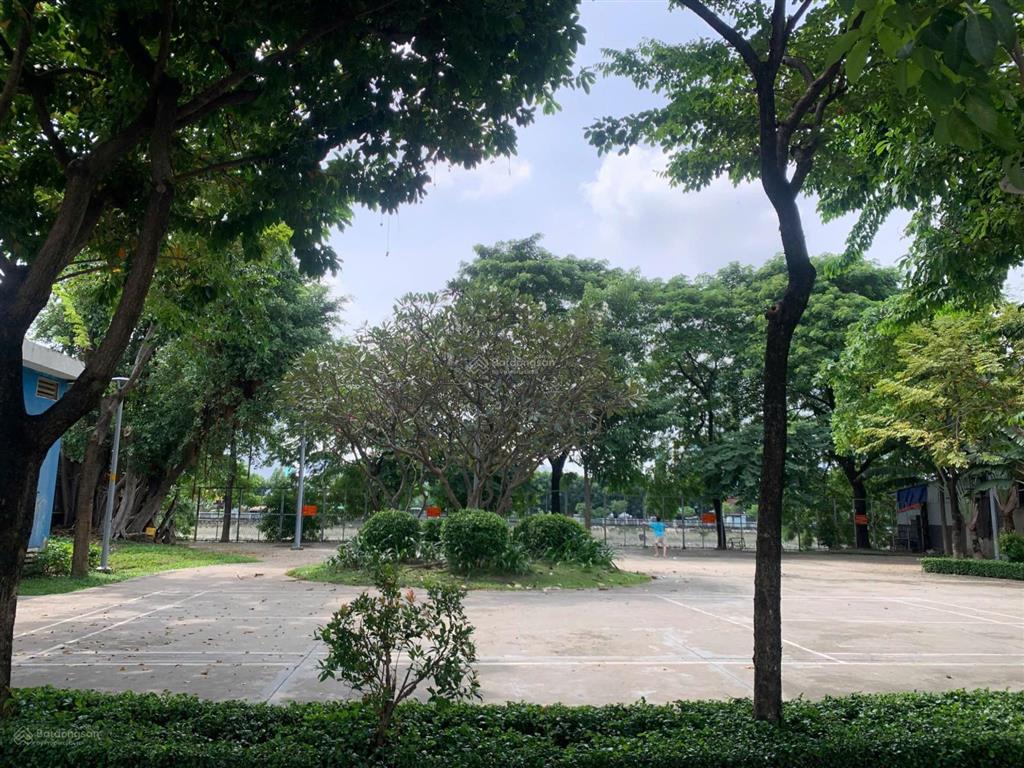 Nhà cũ, đất sạch 276,6m²  ngang 9,39m  khuôn đẹp  phù hợp xây chdv