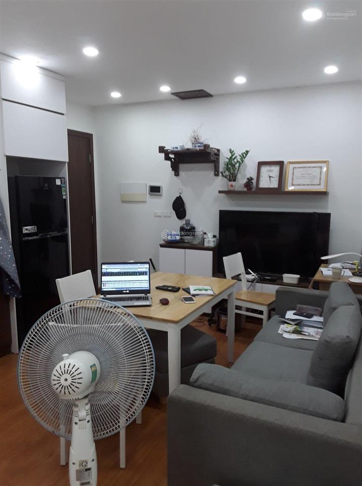 Bán căn hộ tại tòa petrowaco 99 phố láng hạ, hà nội. diện tích 51m2, 2 phòng ngủ, 1 vệ sinh. sổ đỏ