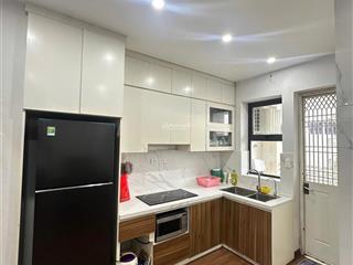Căn chung cư 02 ngủ 01 vệ sinh, vị trí trung tâm, tầng cao, hướng mát, đầy đủ nội thất