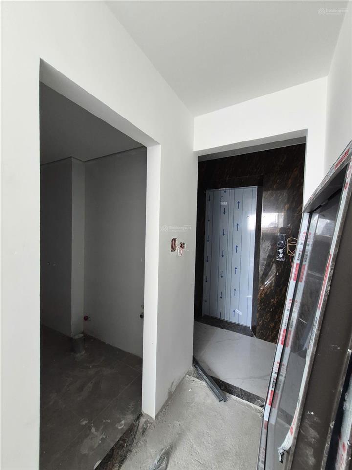 Bán nhà khu vực trần hưng đạo, dt 40m x 8 tầng thang máy, mặt tiền 3.9m, 31 tỷ