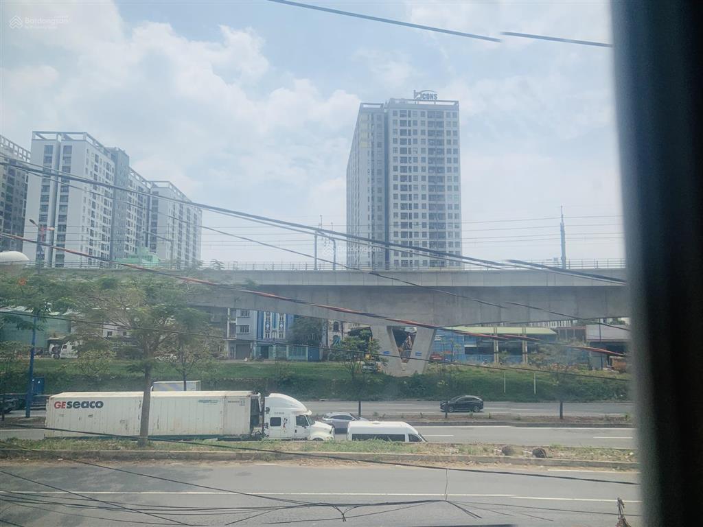 Nhà mặt tiền cạnh metro bx miền đông mới