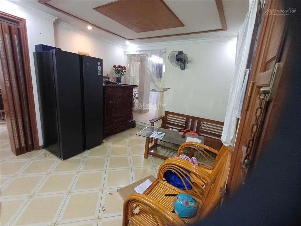 Cho thuê căn hộ tầng 5, khu tập thể ngân hàng, phường hồng hà, hà nội, cách hồ gươm 500m.