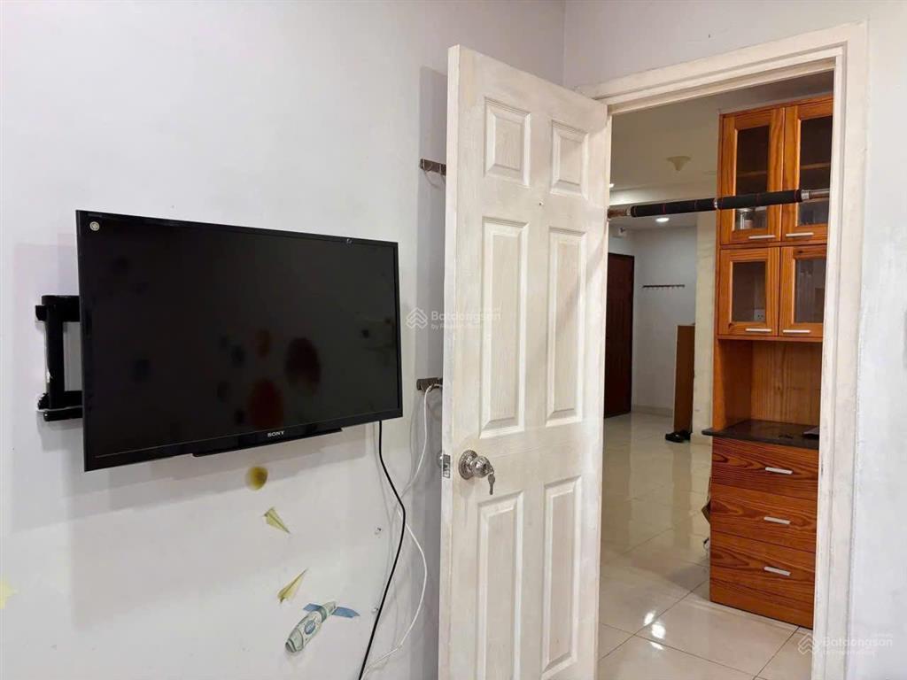 Cho thuê căn hộ 90m2, 2p ngủ, chung cư 590 cmt8