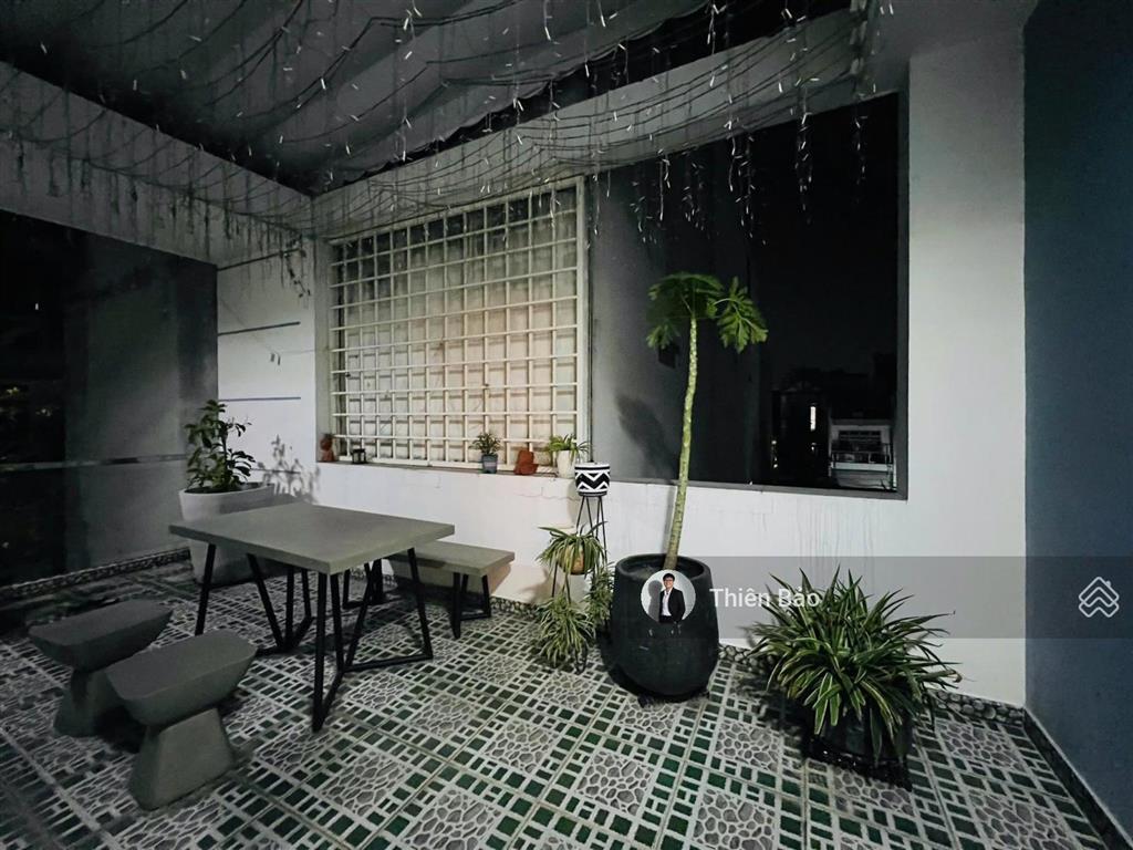 Gần thpt nguyễn trung trực  bán nhà hxh lê đức thọ(5.6m x 21m) cn 113m² + trệt 2 lầu sân thượng