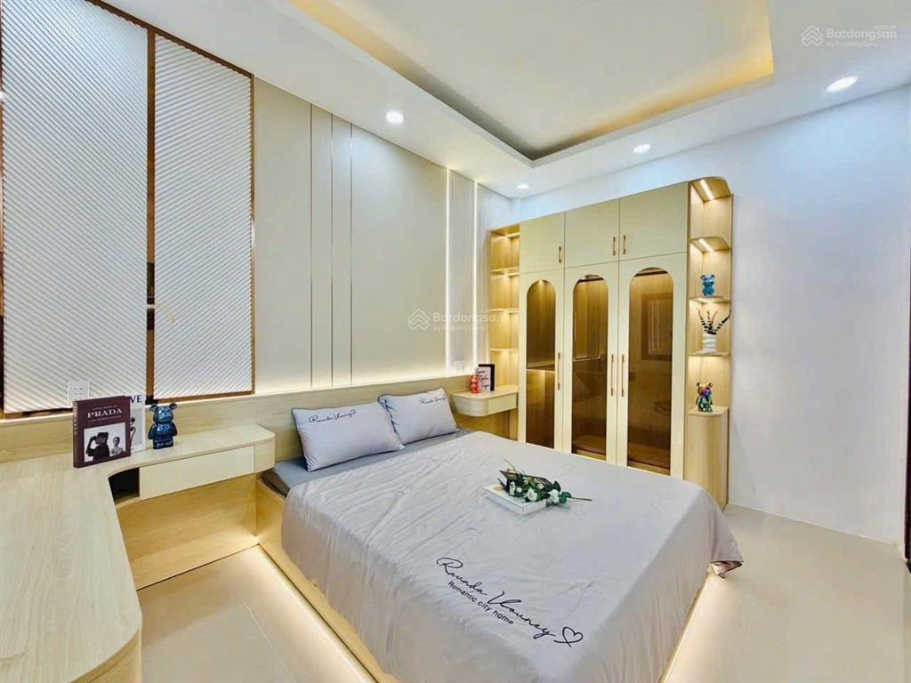 Bán nhà giá 3,29 tỷ gần landmark 81  điện biên phủ  nhà mới có sẵn hđ thuê 21 triệu, sổ riêng