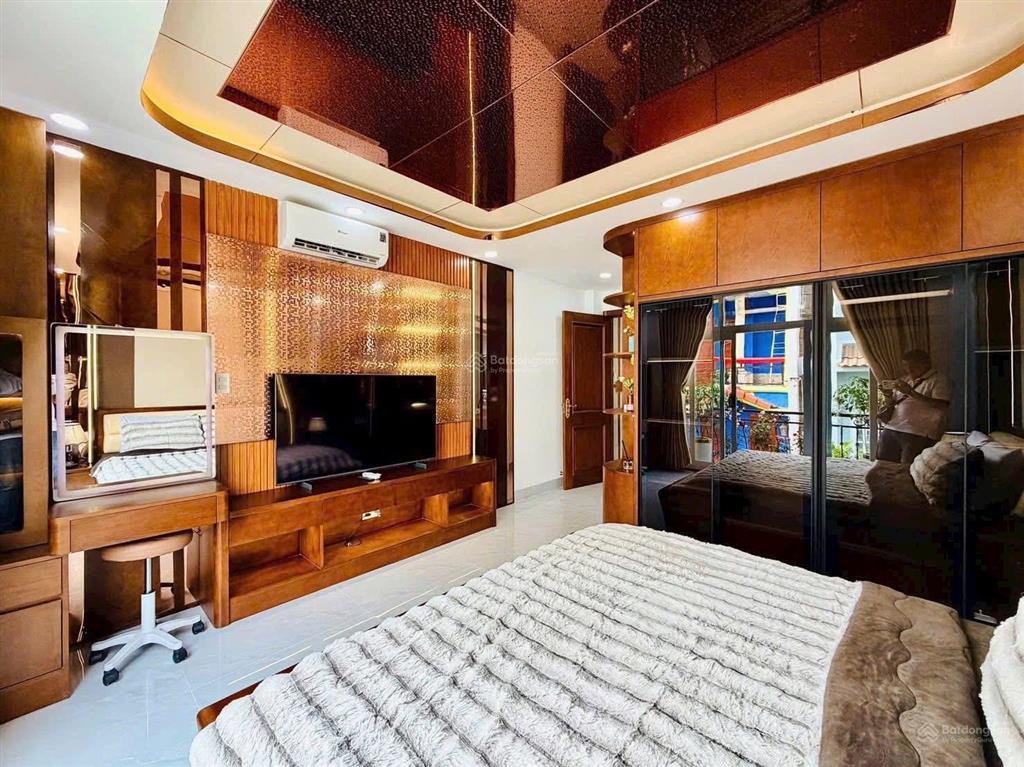 Bán nhà giá ngợp ngô tất tố, bình thạnh giá 2,86 tỷ. nhà có sẵn hđ thuê 18 triệu/tháng, sổ riêng