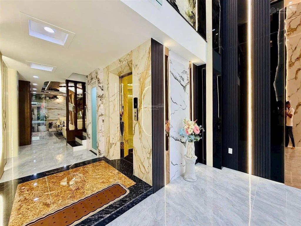 Bán nhà giá ngợp ngô tất tố, bình thạnh giá 2,86 tỷ. nhà có sẵn hđ thuê 18 triệu/tháng, sổ riêng