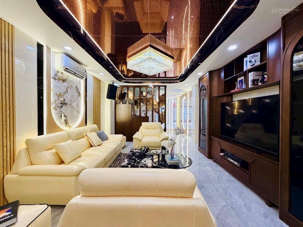 Bán nhà giá ngợp ngô tất tố, bình thạnh giá 2,86 tỷ. nhà có sẵn hđ thuê 18 triệu/tháng, sổ riêng