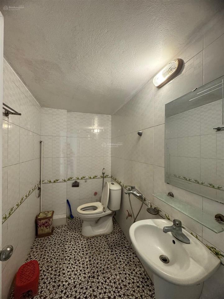 Bán nhà tái định cự giang biên việt hưng 40m² mt 4m , 4 tầng vỉa hè ôtô tránh giá 13,6 tỷ có tl .