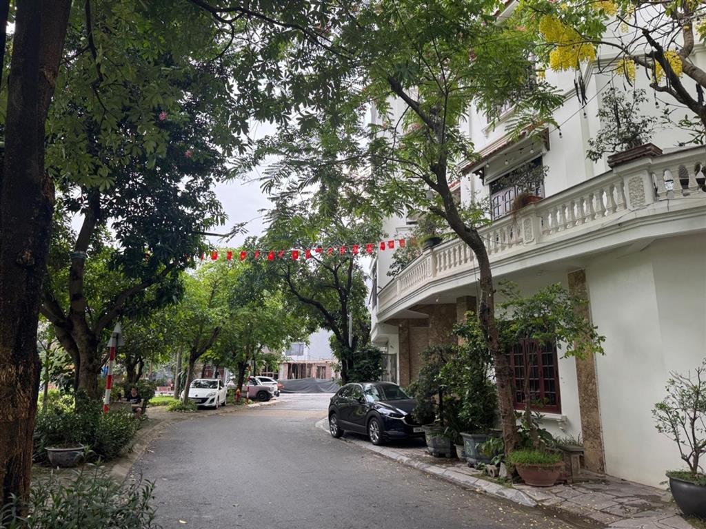 Bán đất tái định cư thanh am việt hưng 90m² , mt 6m ôtô tránh vỉa hè kinh doanh giá 22 tỷ có tl .