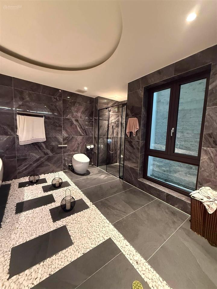 Bán nhà phố nguyễn lân cạnh hồ, 95m2 x 5t, thang máy, nở hậu, view hồ, nhỉnh 32,9 tỷ
