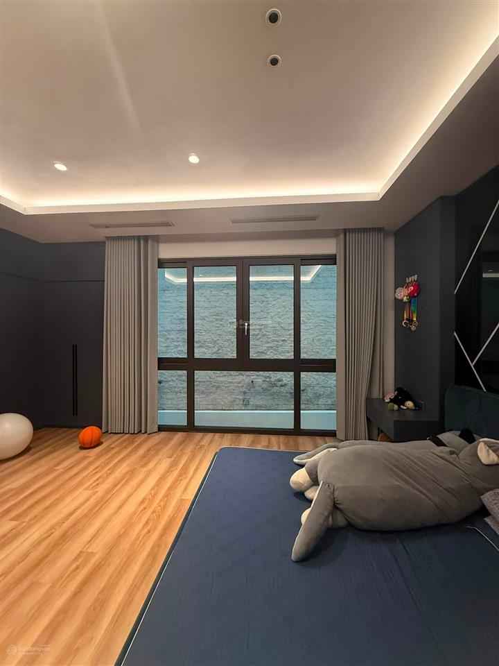 Bán nhà phố nguyễn lân cạnh hồ, 95m2 x 5t, thang máy, nở hậu, view hồ, nhỉnh 32,9 tỷ