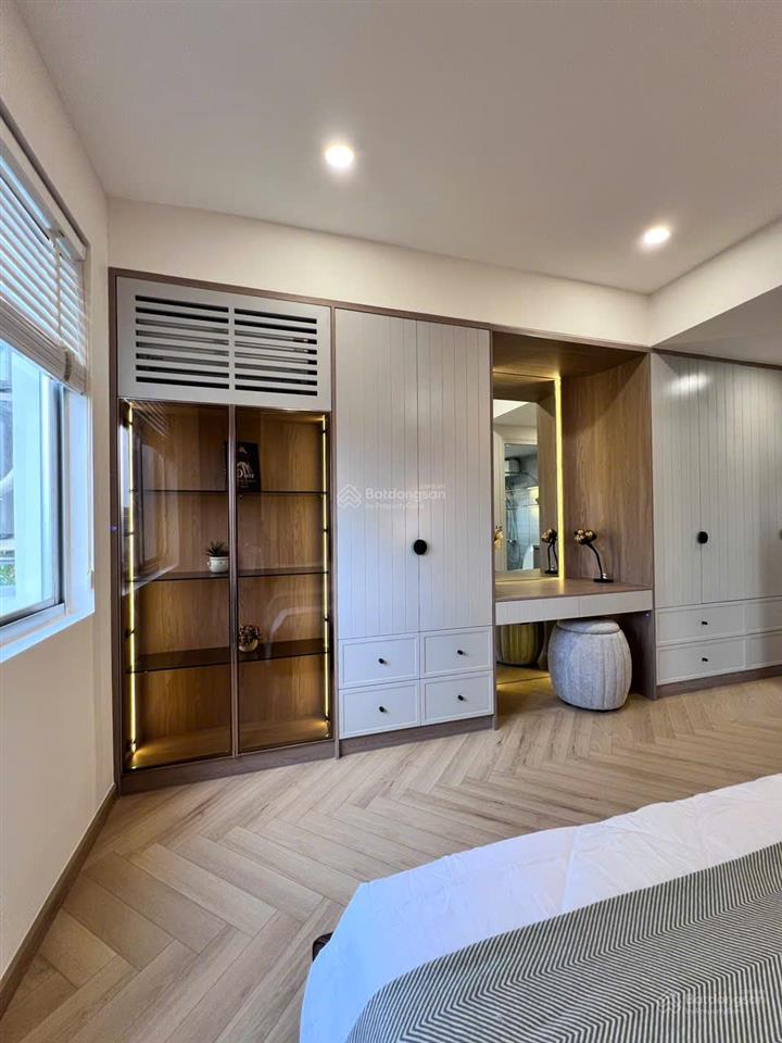 Bán mỹ khánh 1b 118m² view hồ bán nguyệt, nội thất mới 100%, giá 13.3 tỷ tl