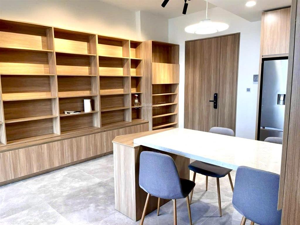 Cần cho thuê midtown the peak 2pn  2wc  full nội thất mới  nhà thật 100%  giá 30tr