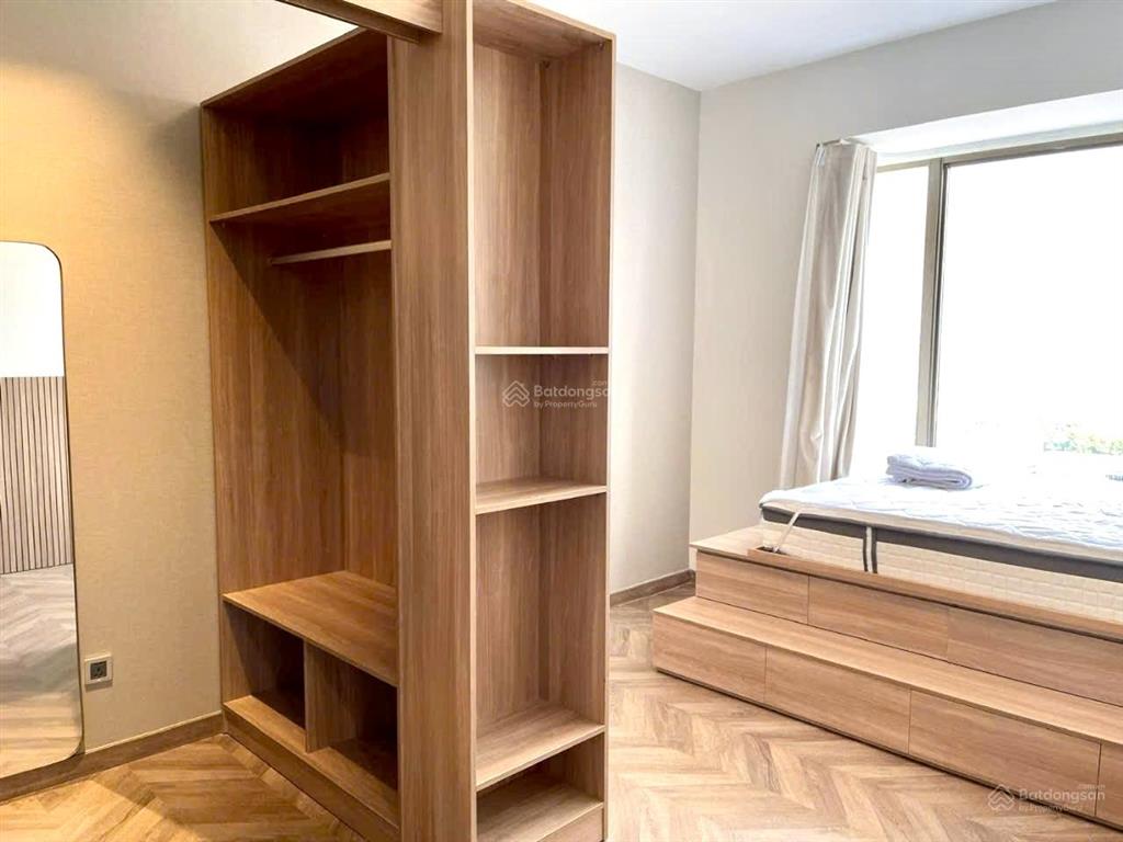 Cần cho thuê midtown the peak 2pn  2wc  full nội thất mới  nhà thật 100%  giá 30tr