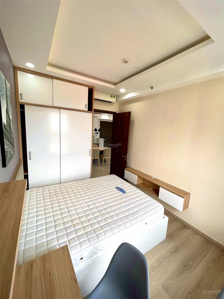 Cho thuê căn góc midtown 2pn2wcview biệt thự có ô xe  giá 28tr, rõ ràng nhà mới 100%