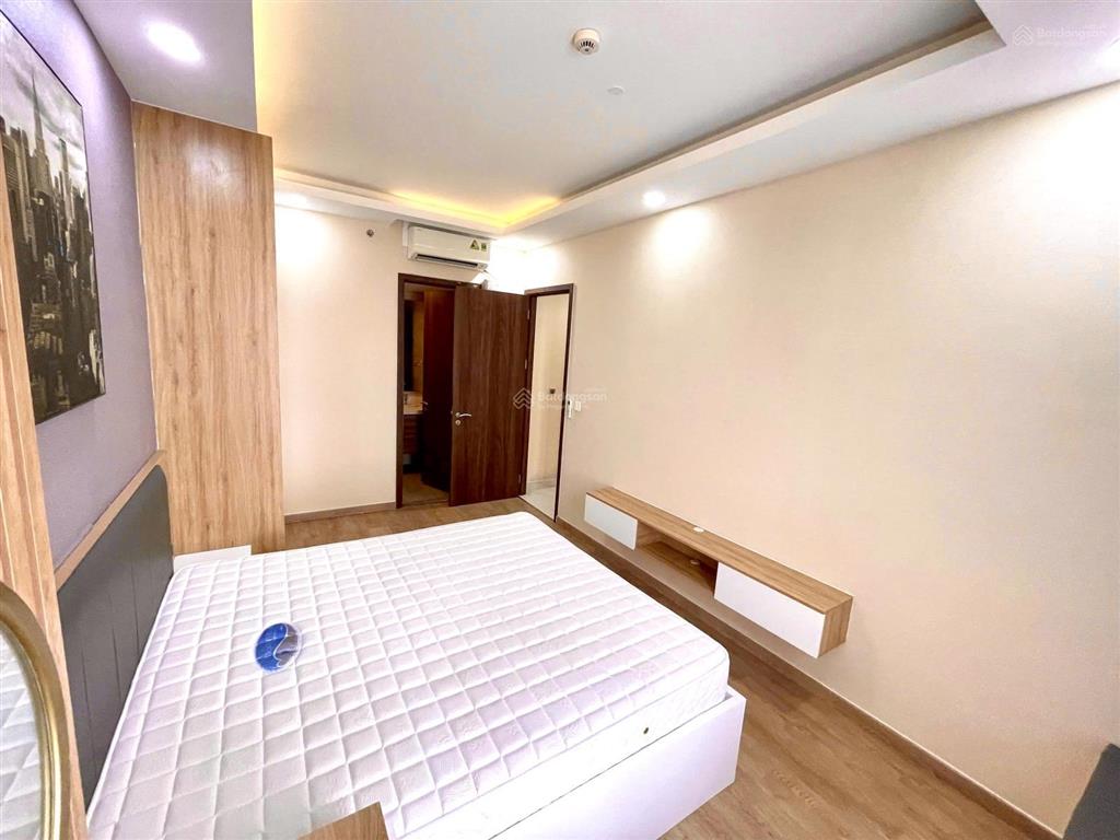 Cho thuê căn góc midtown 2pn2wcview biệt thự có ô xe  giá 28tr, rõ ràng nhà mới 100%