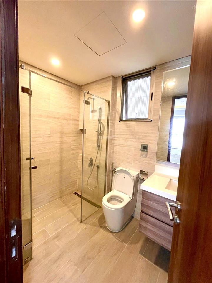 Cho thuê căn góc midtown 2pn2wcview biệt thự có ô xe  giá 28tr, rõ ràng nhà mới 100%