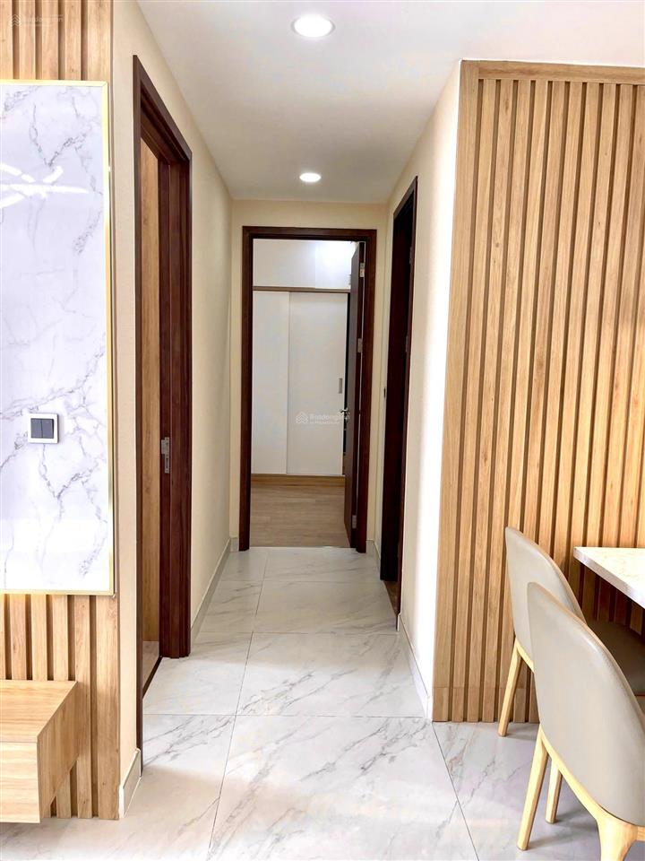 Cho thuê căn góc midtown 2pn2wcview biệt thự có ô xe  giá 28tr, rõ ràng nhà mới 100%