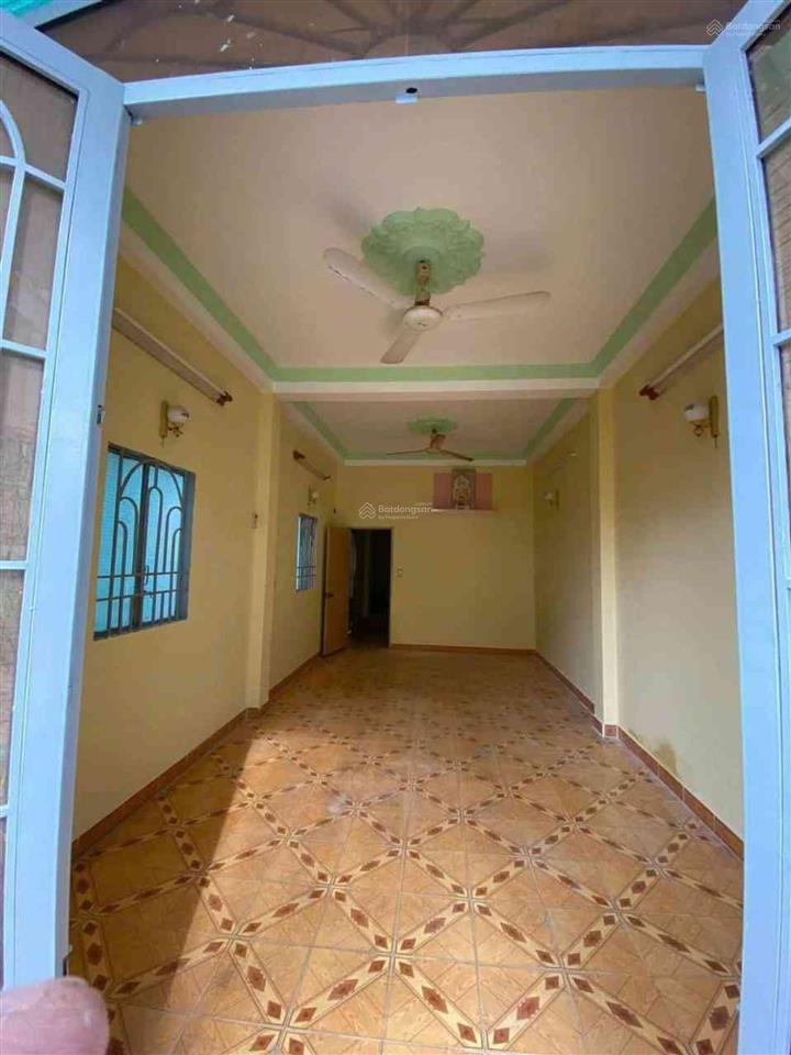 Mặt tiền tân phú, 1 trệt 2 lầu, 3 phòng ngủ, cho thuê 12 triệu  4,1x14  chỉ 6,3 tỏi