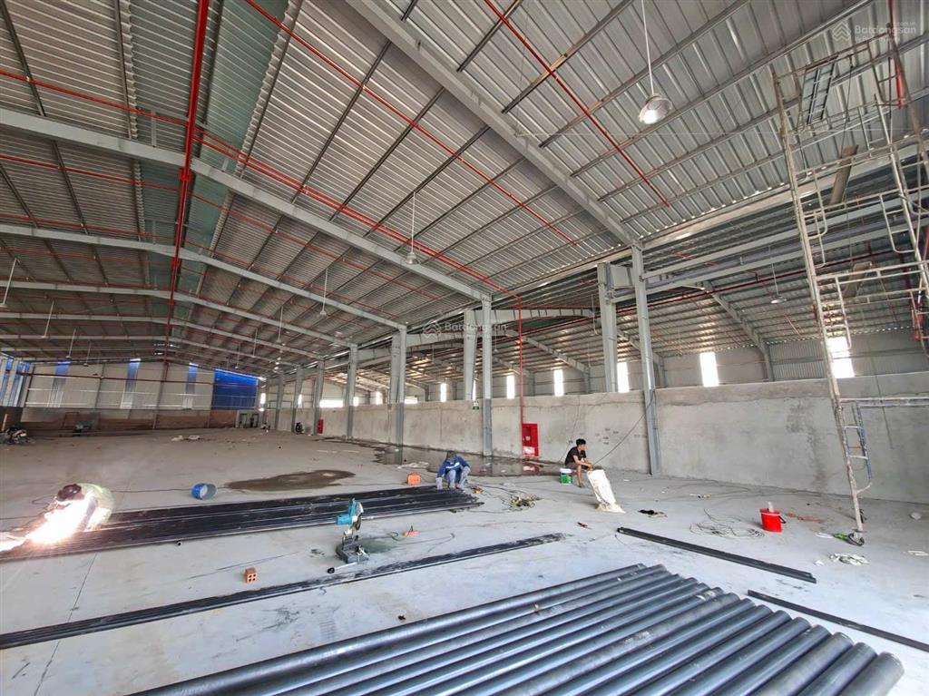 Cần cho thuê thuê nhà xưởng 2500m dĩ an giáp thủ đức. giấy tờ đầy đủ