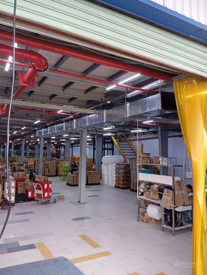 Cho thuê nhà xưởng 4100m2 thuận an, gần kcn sóng thần 1. giá 300tr