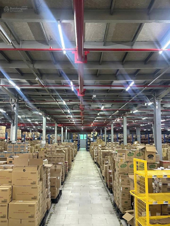 Cho thuê nhà xưởng 4100m2 thuận an, gần kcn sóng thần 1. giá 300tr