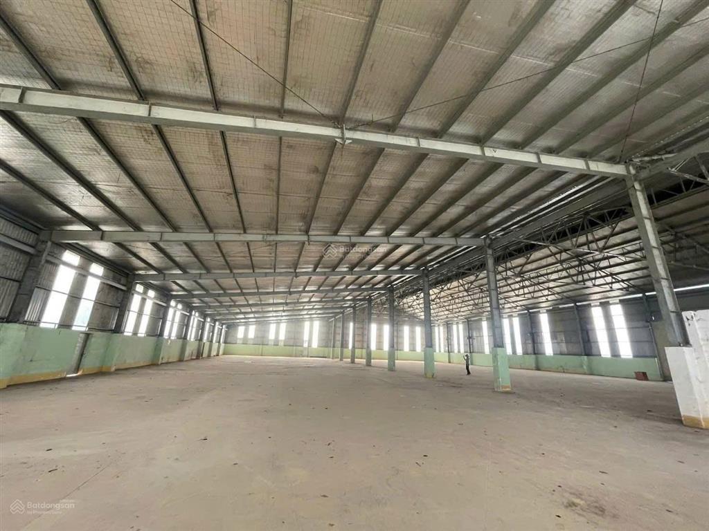Cho thuê nhà xưởng 2800m2 gần ql 1k dĩ an bd. xe container 200tr/th tl